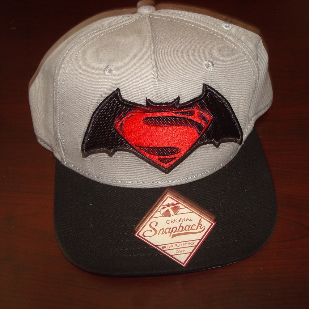 BATMAN SUPERMAN VS HAT CAP SNAPBACK